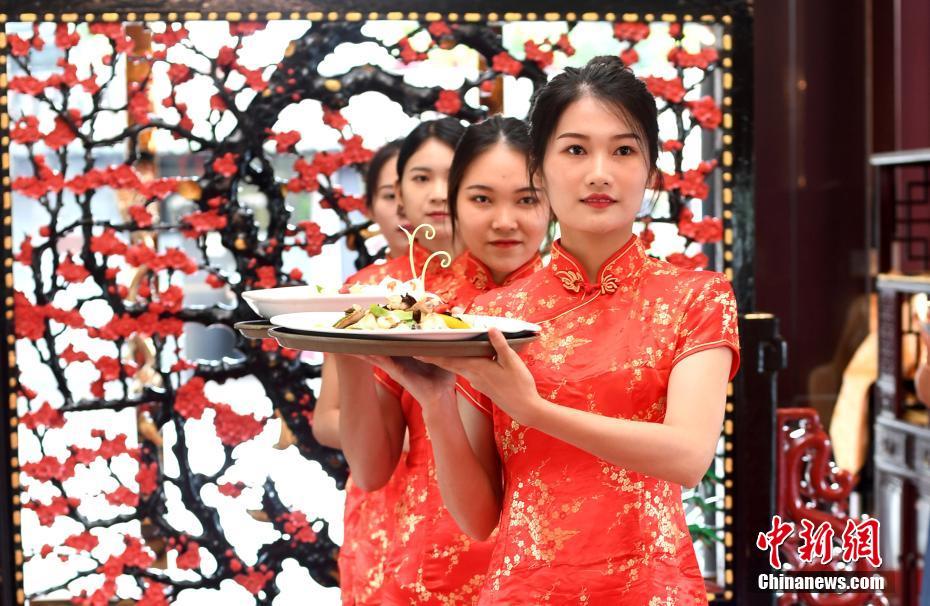 五代十国時代の「紅雲宴」を再現　広東省広州市