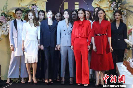 モダンファッションフェスティバルが南京で開幕 国際的スタイル を披露 人民網日本語版 人民日報