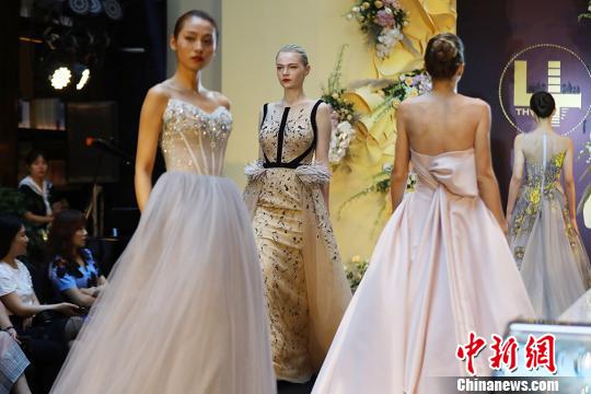 モダンファッションフェスティバルが南京で開幕、「国際的スタイル」を披露