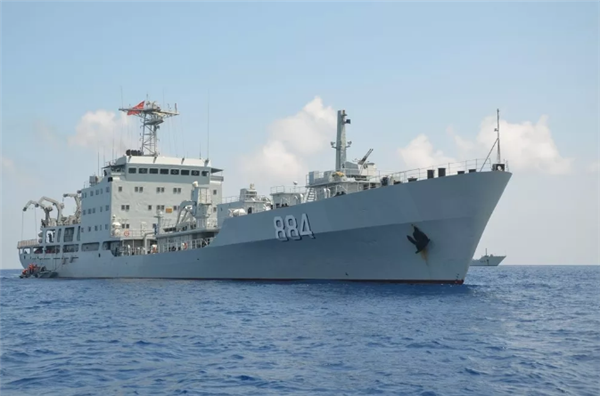 「南沙の生命線」戦闘27年、海軍補給艦が栄誉ある退役
