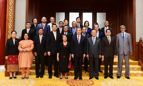 王毅部長「中国外交は常に近隣国を優先」