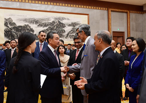 王毅部長「中国外交は常に近隣国を優先」