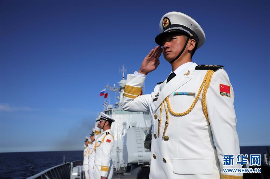 中国海軍駆逐艦「西安」がロシア海軍記念日観艦式に参加
