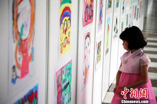 中日韓児童友好絵画展が上海で開催