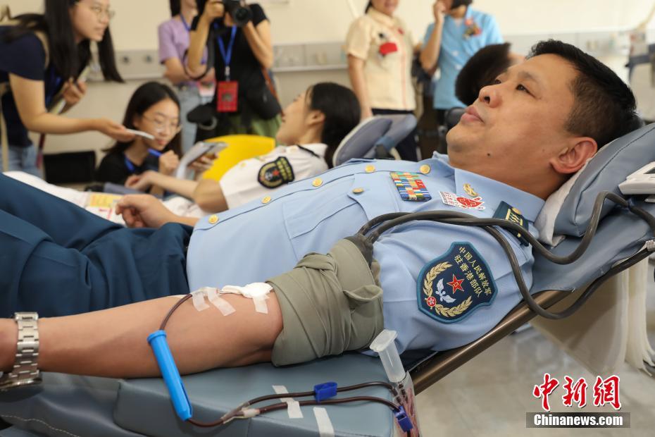 香港駐在部隊が22年連続で無償献血、400人で約16万ミリリットル