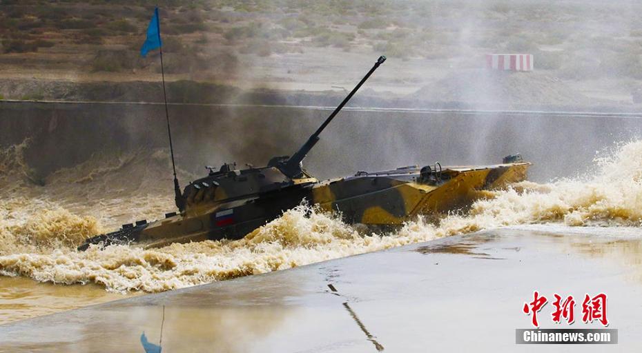 <写真で見る>国際軍事競技大会、「スヴォーロフ突撃」リレーで中国が団体優勝