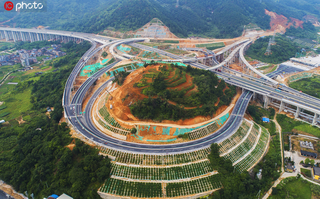 橋梁架設工事が完了した寧古高速道路六都相互連結式インターチェンジ（写真著作権は東方ICが所有のため転載禁止）。