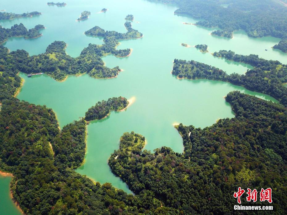 絶景広がる中国華南地区最大の湖・万緑湖　広東省