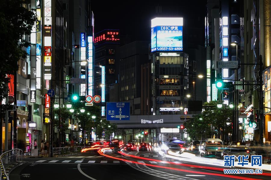 夜も眠らぬ国際都市、東京