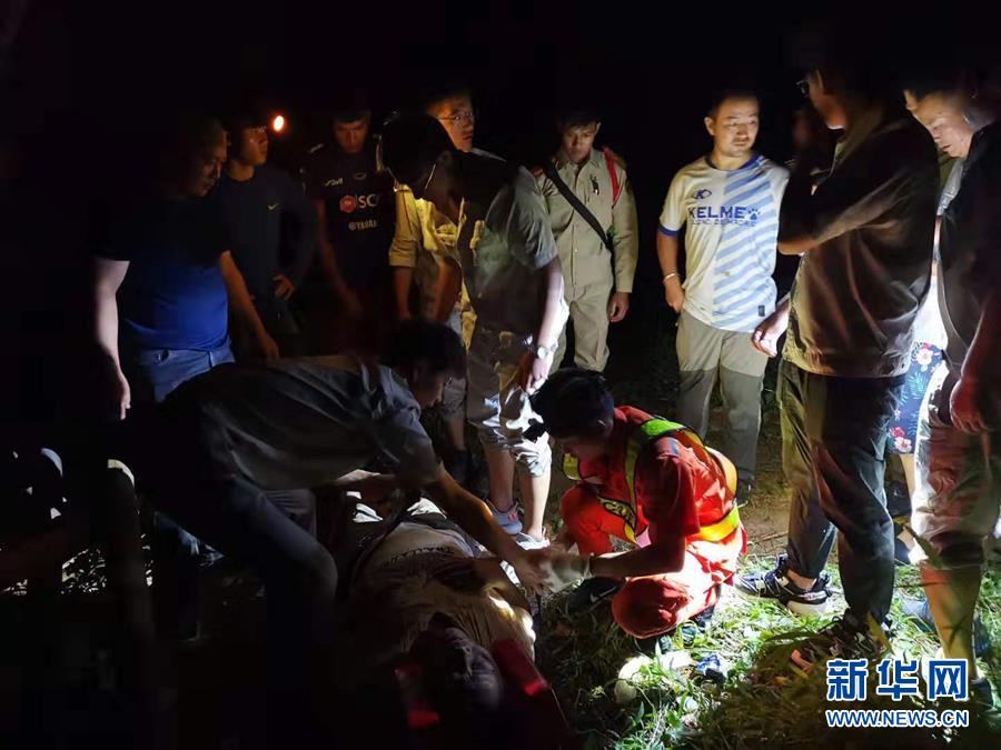中国からの団体旅行ツアー客がラオスで交通事故　複数の死傷者
