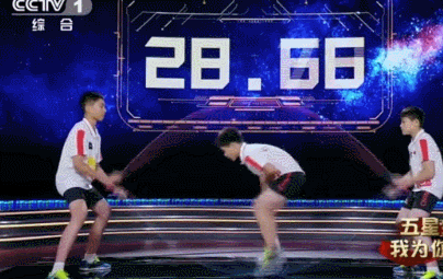 まるで電動モーター！？上海の中学生が縄跳びで世界記録を更新