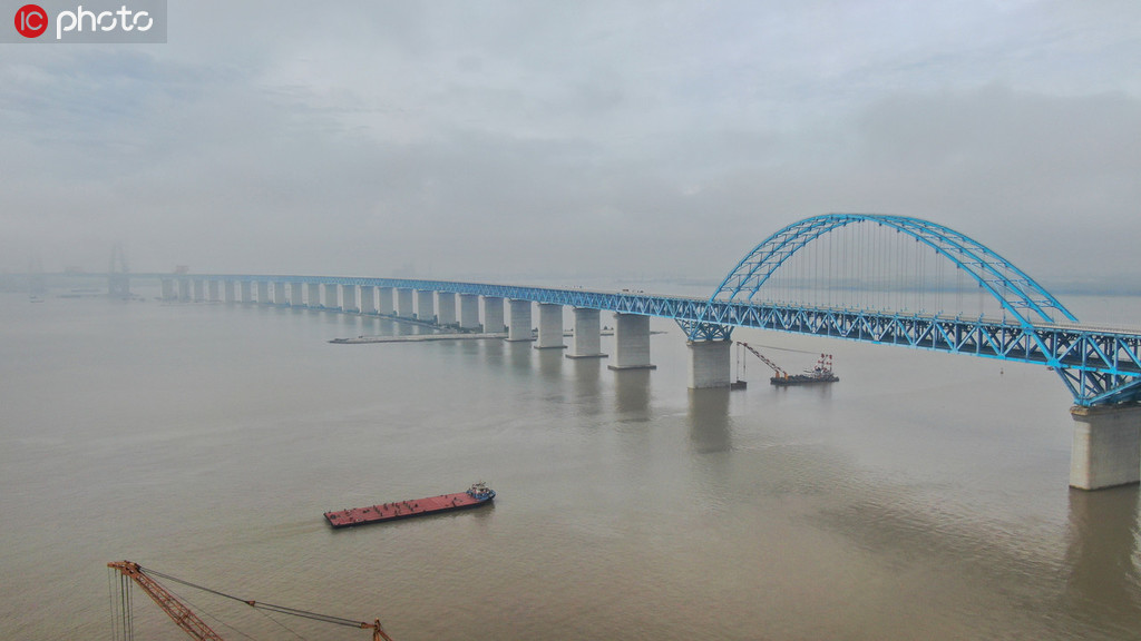 滬通長江大橋のメインスパンがまもなく閉合