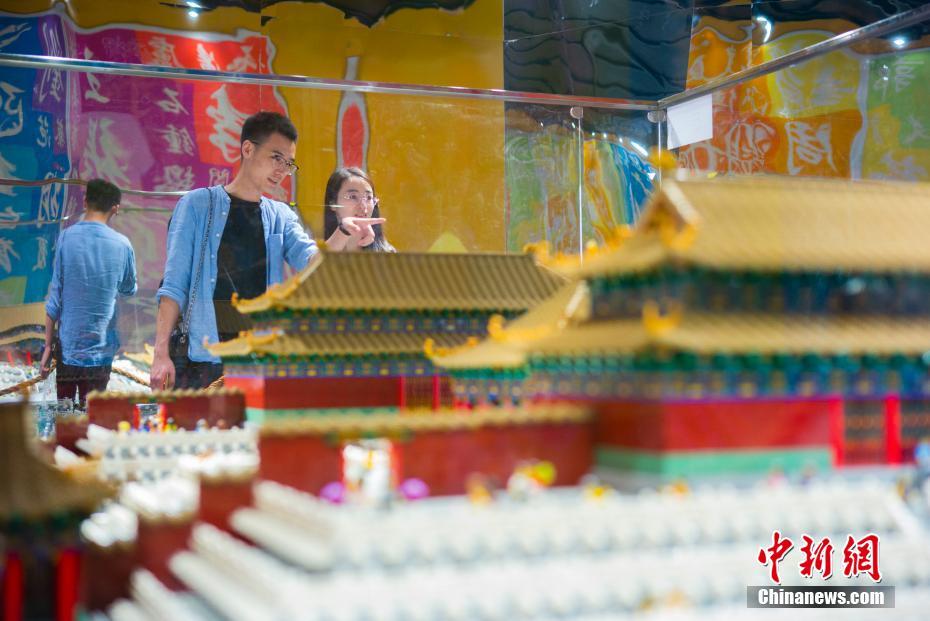 レゴブロック50万個で作った「故宮」が北京で公開