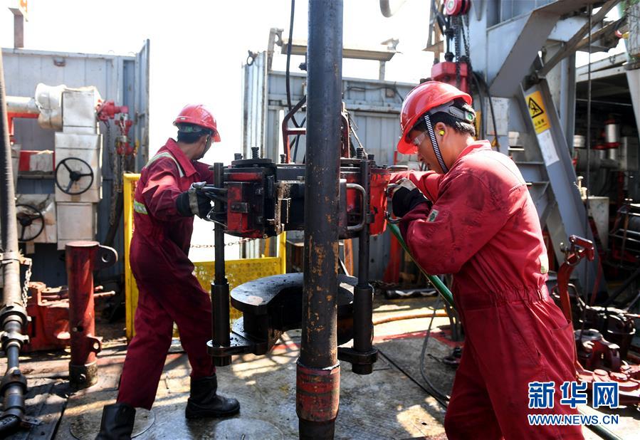 渤海湾の埕北油田石油プラットフォームを訪ねて