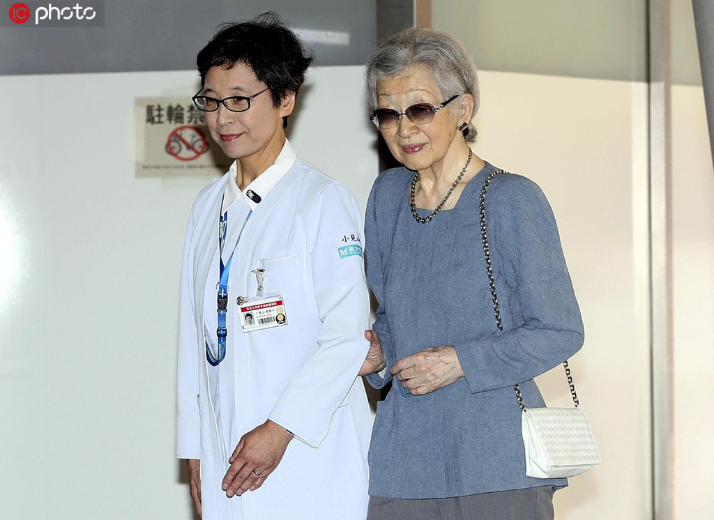 入院のため、7日に東京大学医学部付属病院に到着した美智子上皇后（写真著作権は東方ICが所有のため転載禁止）。