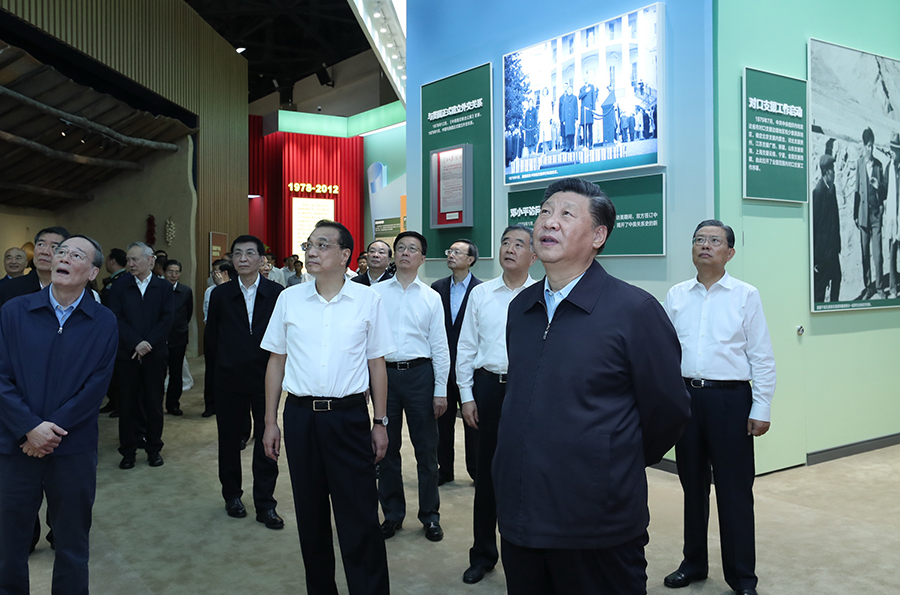 習近平総書記が「中華人民共和国成立70周年祝賀大型成果展」見学