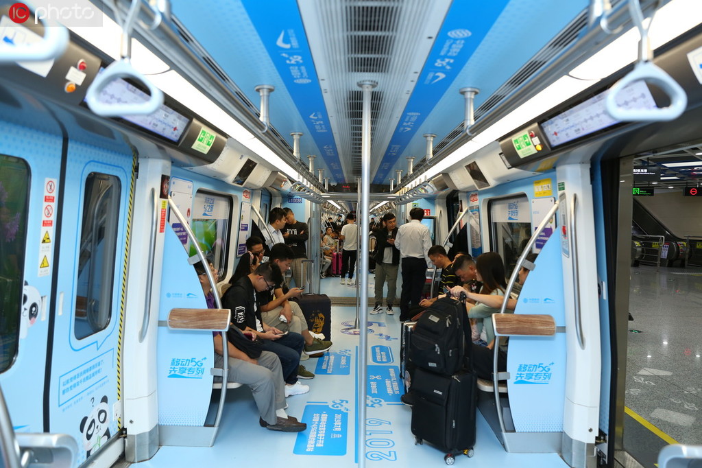成都市の地下鉄10号線に登場した5G車両（写真著作権は東方ICが所有のため転載禁止）。
