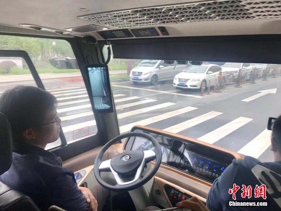 5G自動運転ミニバスが烏鎮に登場　浙江省