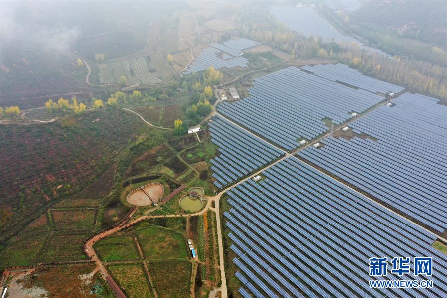 山西省吉県、太陽光発電で増収を実現