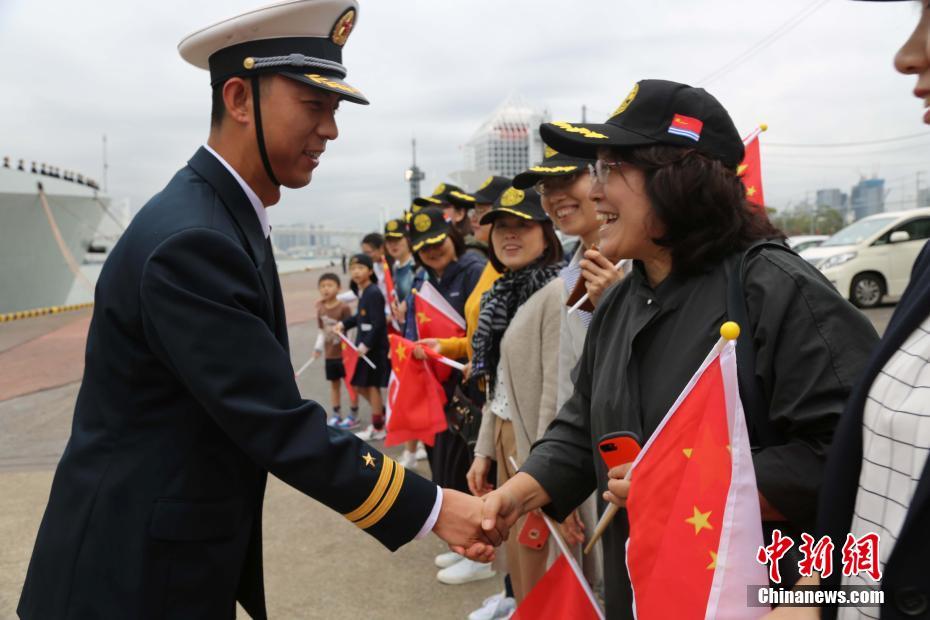 中国海軍の駆逐艦「太原」が帰国にむけ出港、日本の海上自衛隊と合同訓練