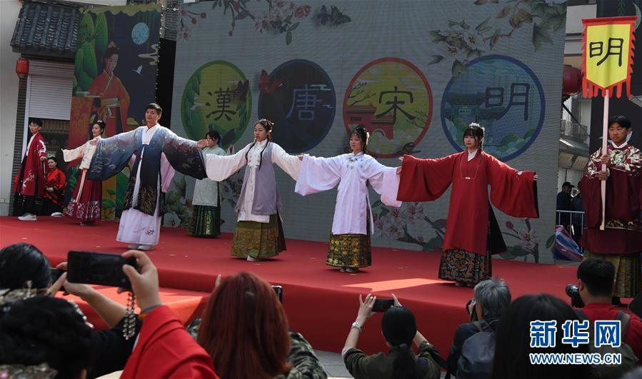 漢文化観光フェスティバルで漢服カーニバル　江蘇省徐州市