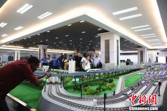各国の鉄道関係者が中国の高速鉄道カリキュラムを視察　広西