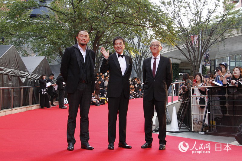 第32回東京国際映画祭が開幕 中日の映画人がレッドカーペットに登場