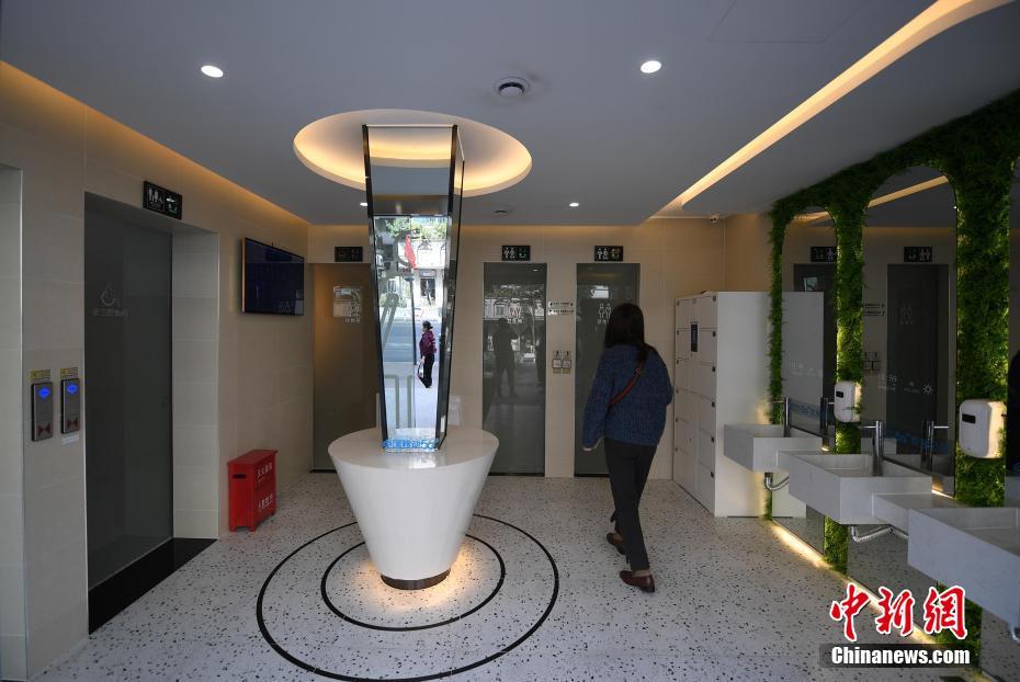 スマートセンサー満載の「5G公衆トイレ」が人気　浙江省杭州市