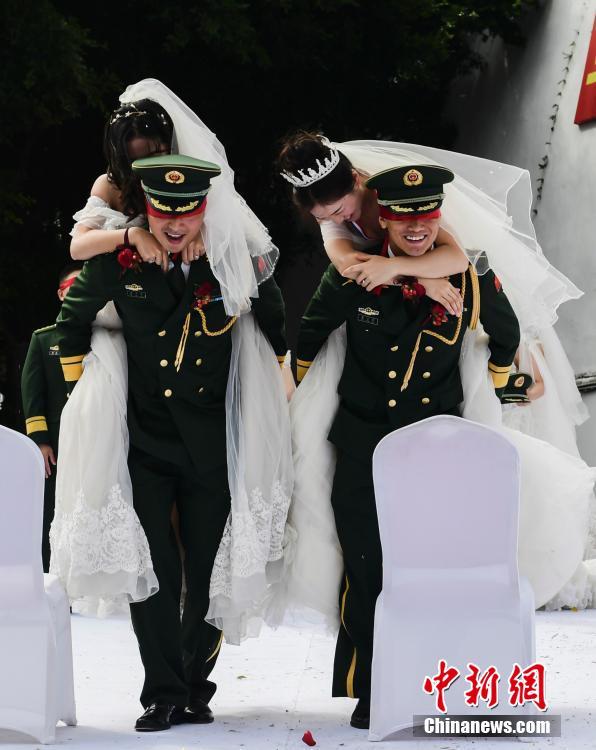 海警局で愛を誓う！ロマンチックな合同結婚式　福建省