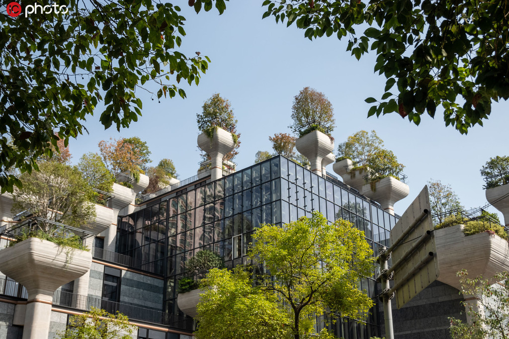 上海の「バビロンの空中庭園」の外観がほぼ完成