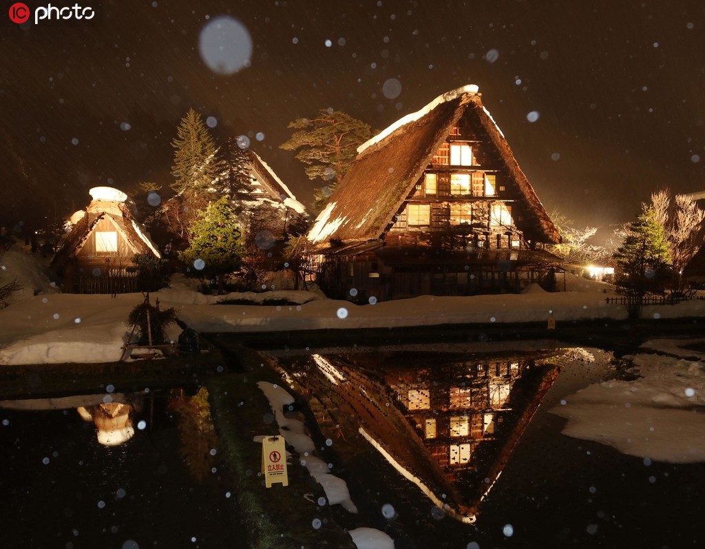 日本の最も美しい集落・白川郷　冬景色も格別