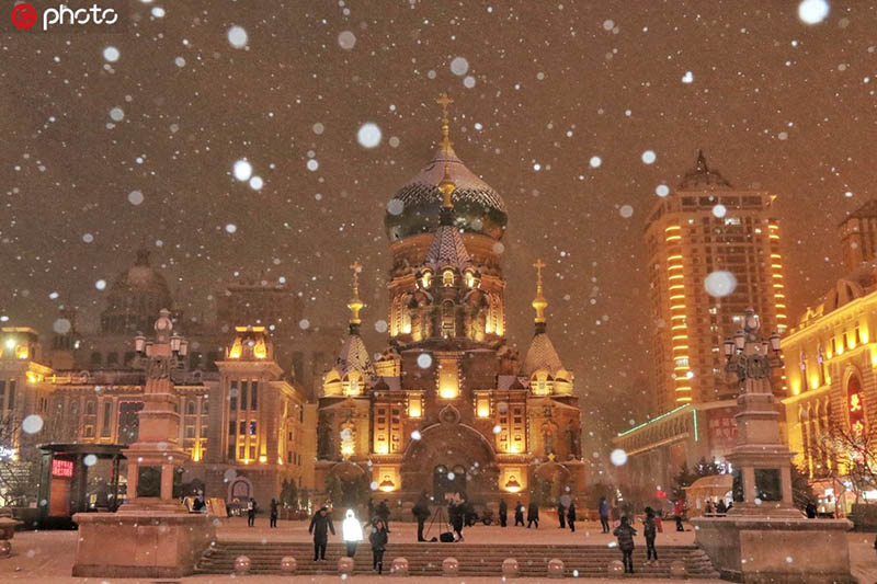 降りしきる雪の中で壮麗な姿を見せるハルビンの聖ソフィア大聖堂（写真著作権は東方ICが所有のため転載禁止）。