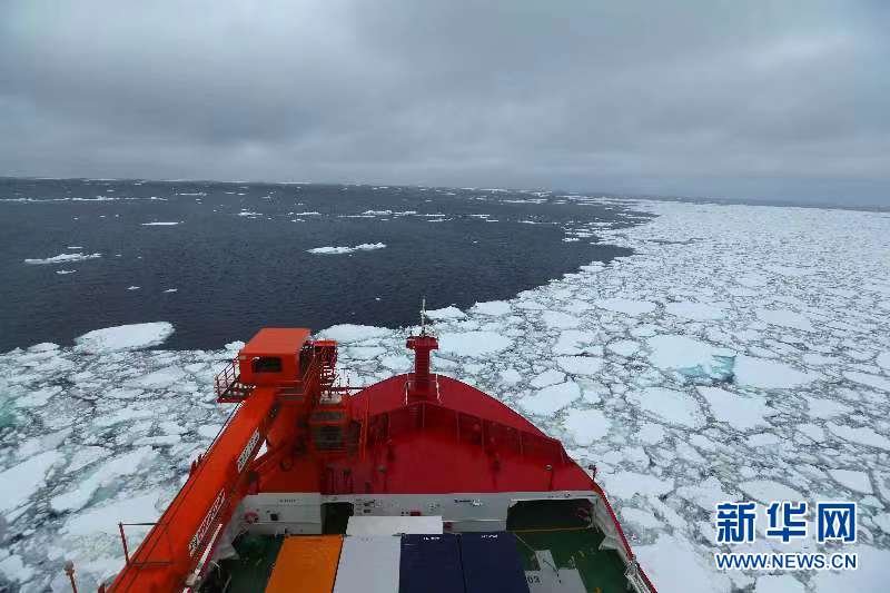 「雪竜2号」が南極海の浮氷海域を初航行