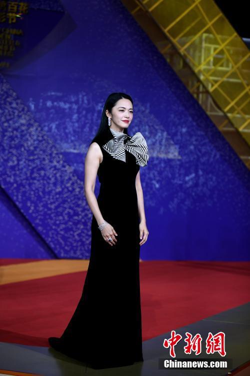 第28回金鶏百花映画祭が閉幕 レッドカーペットで「美」を競う女優たち