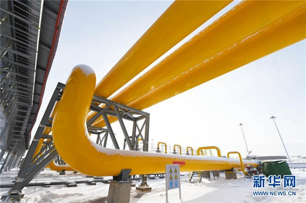 ロシアの天然ガス、中国への供給を開始