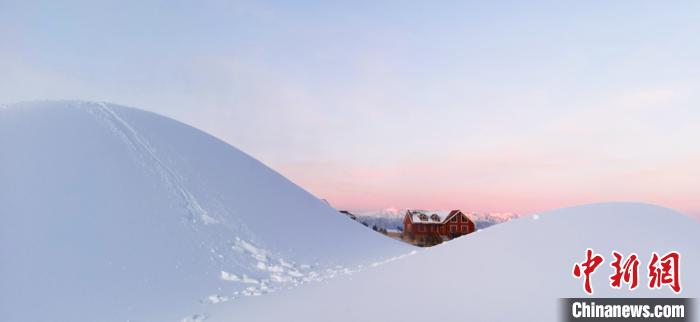 祁連山スキー場の冬景色、観光客は雪原を満喫　甘粛省