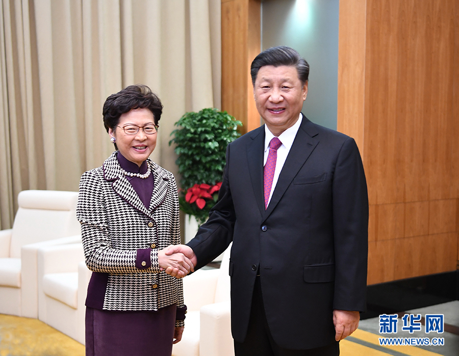 習近平国家主席が林鄭月娥香港特区行政長官と会談