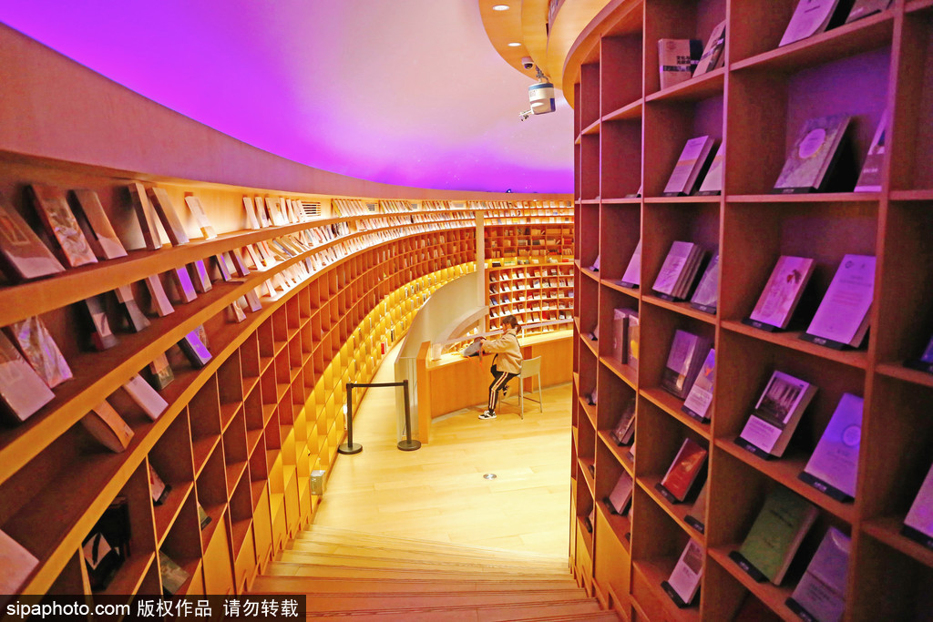 一流建築家・安藤忠雄氏設計の上海で最も美しい「新華書店」が大人気に