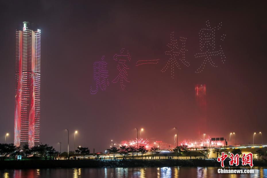 マカオ地区祖国復帰20周年を祝う花火大会、珠海市と初の合同開催