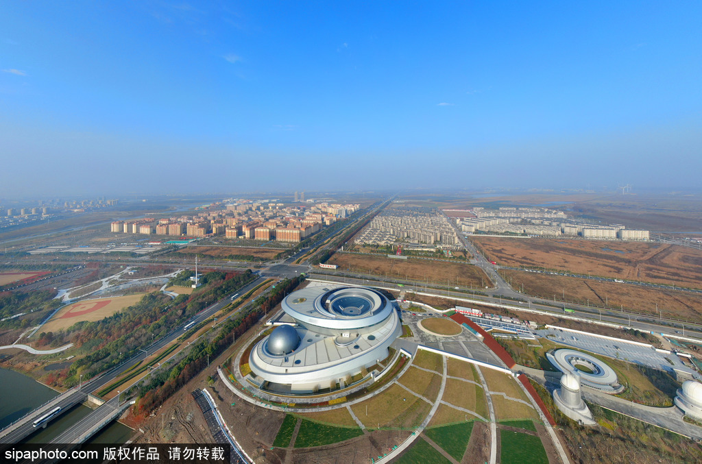 上空から撮影された大型プラネタリウム・上海天文館（写真著作権はsipaphoto.comが所有のため転載禁止）。