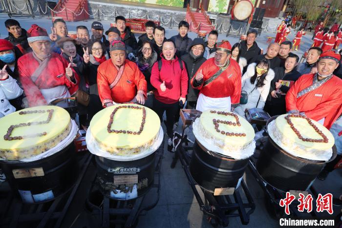 「清明上河園」で新年を祝う伝統的な民俗芸能イベント開催　河南省