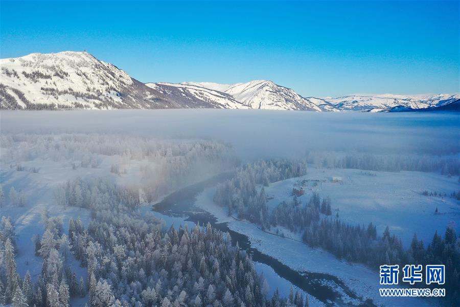 童話の世界のような絶景が広がる新疆ウイグル自治区カナスの冬