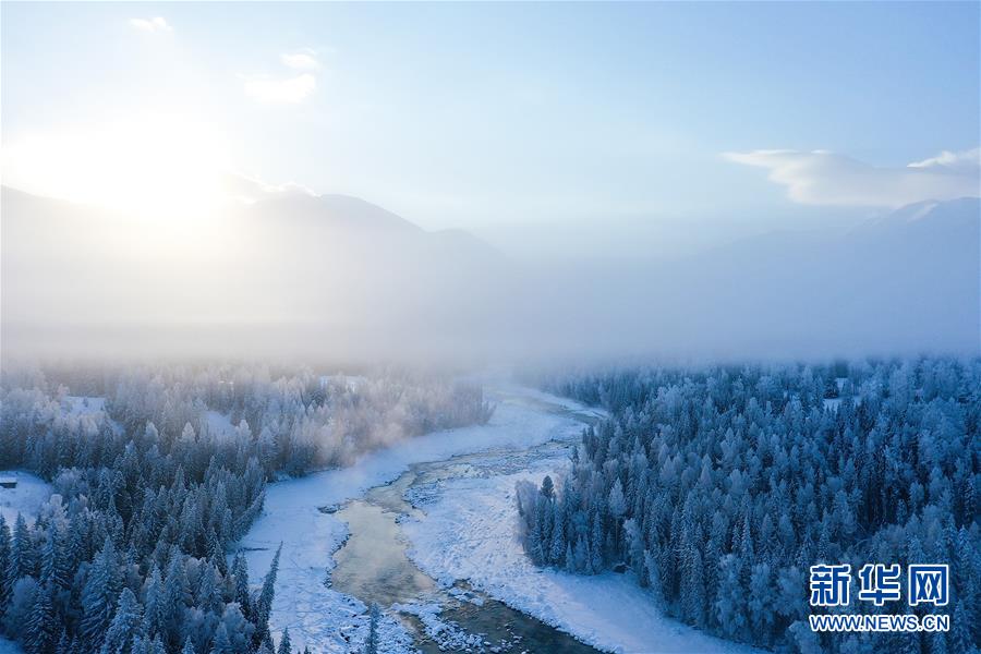 童話の世界のような絶景が広がる新疆ウイグル自治区カナスの冬