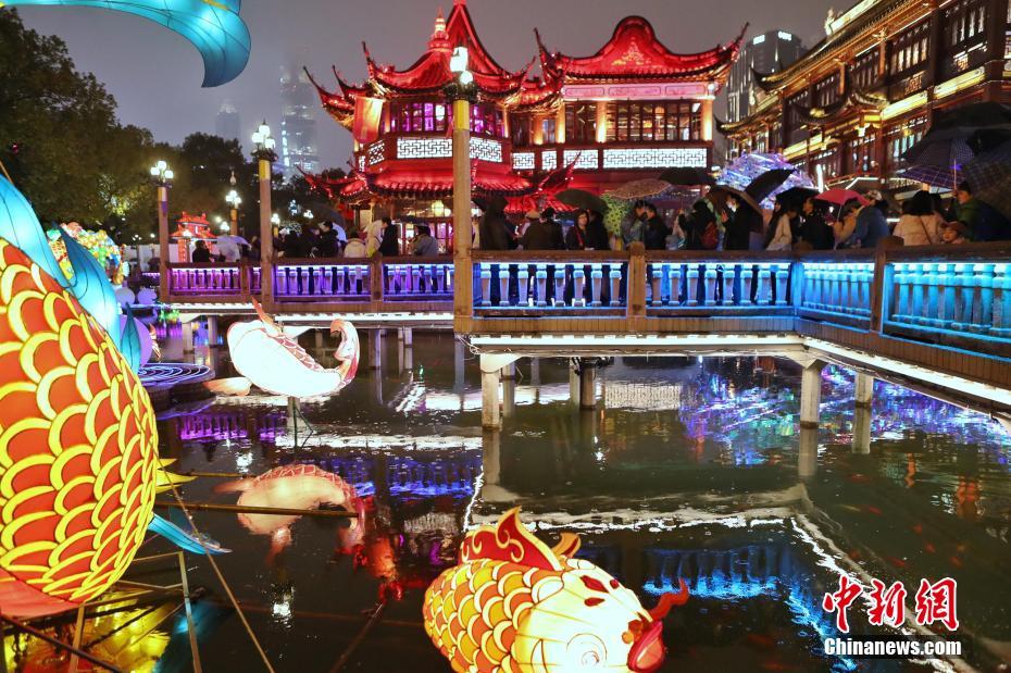 AIの合図で豫園ランタン祭りに点灯　上海