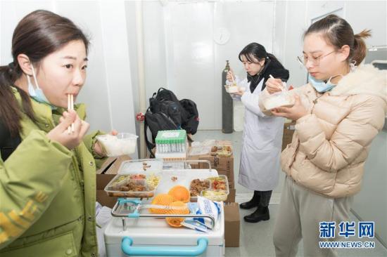 武漢雷神山医院の第一陣医療隊を訪ねて