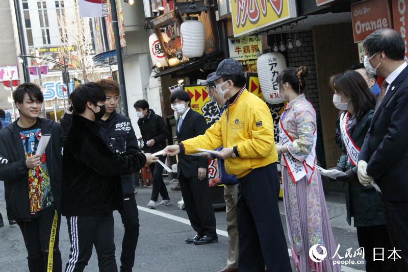 在日中国企業協会と在日黒竜江省同郷会が東京でマスクを無料配布