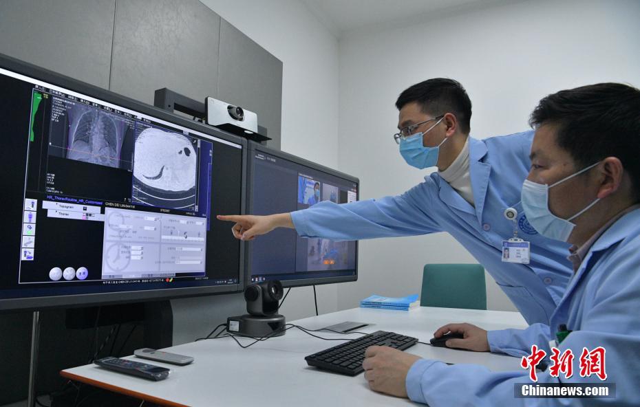 四川大学華西病院が5Gを活用して新型肺炎患者のCTスキャンを遠隔操作