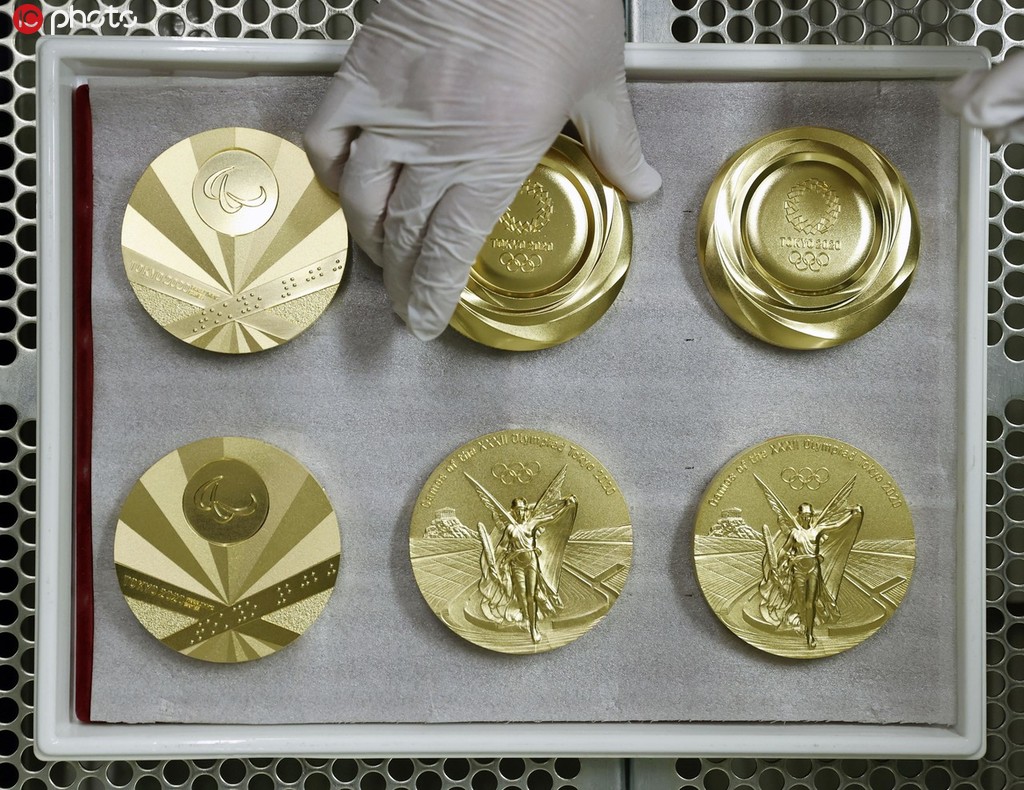 東京五輪のメダル製造が大詰め　造幣局が金メダル公開