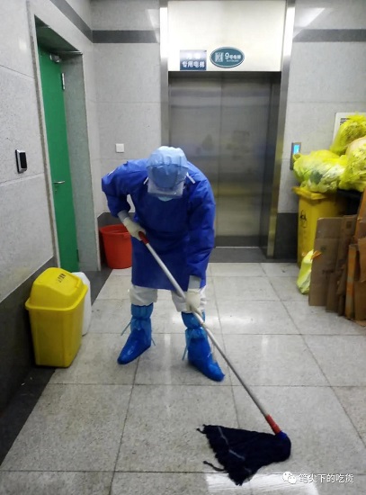 高速鉄道で間違って武漢入りしてしまった東北の若者 病院の清掃作業で1日500元稼ぐ