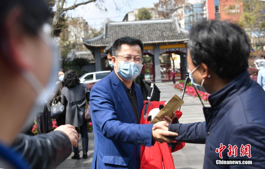 中国の感染症対策専門家チームがイタリアに向けて出発